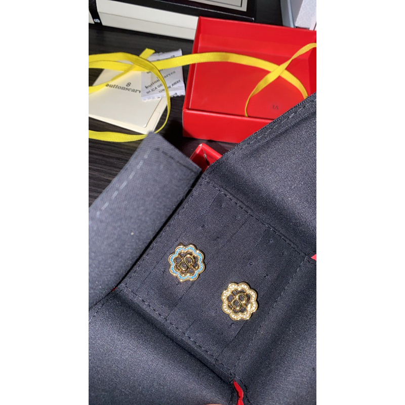 NEW BUKAN BARANG SALE Buttonscarves x chupa chups daisy petite brooch package