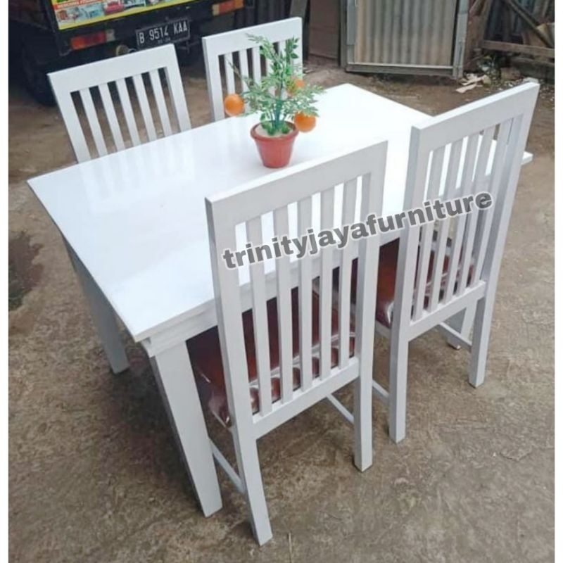 Meja Makan Minimalis Set 4Kursi Kayu Mahoni/trinityjayafurniture