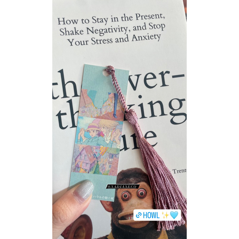 

PEMBATAS BUKU HOWLS MOVING CASTEL / STUDIO GIBHLI