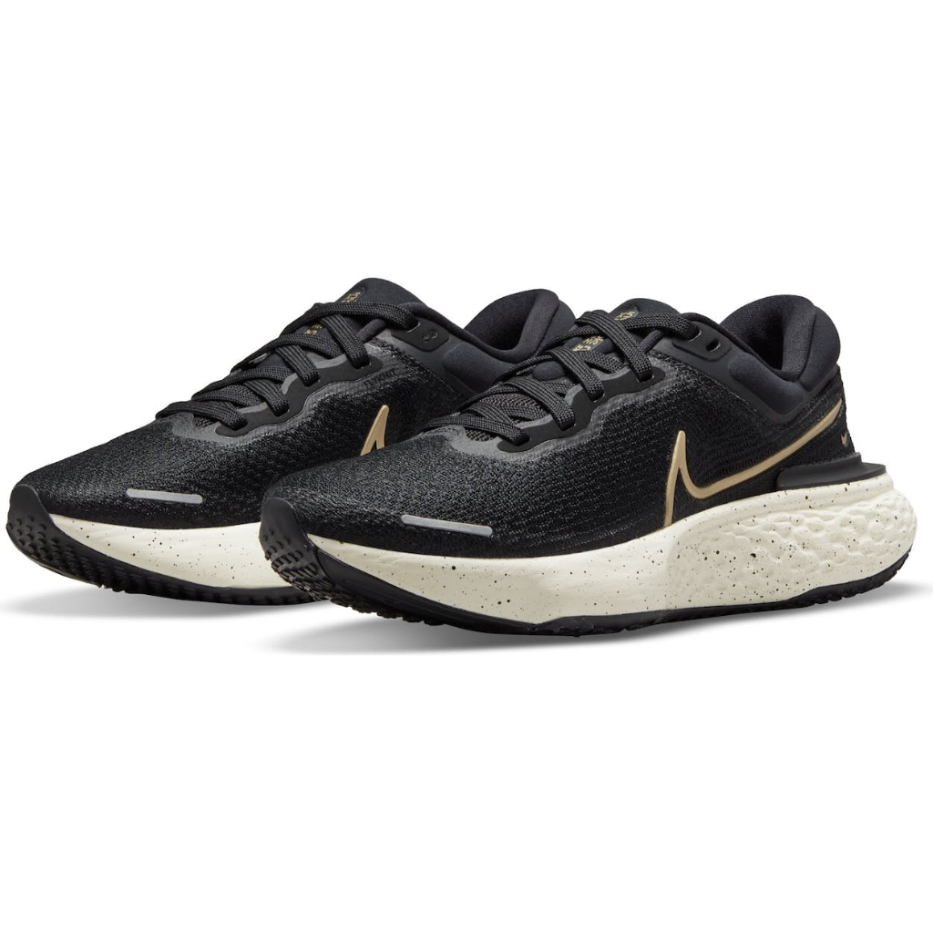 SEPATU LARI WOMENS NK WMNS ZOOMX INVINCIBLE RUN FK black gold