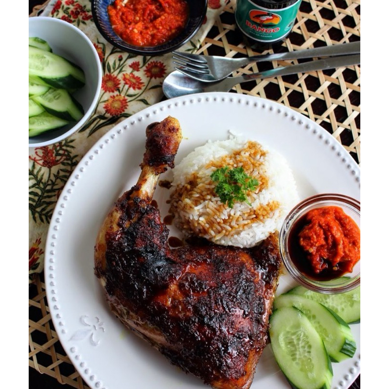 

Catering nasi ayam bakar /catering harian menu ayammasakan Sunda/catering Bandung/catering isntan free es teh manis free tahu tempe