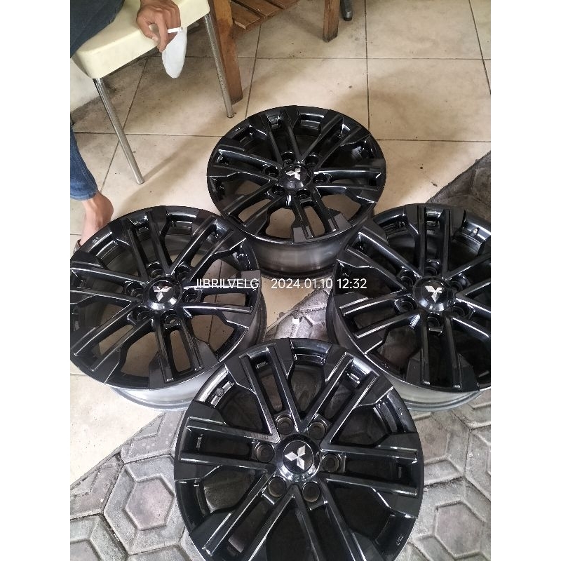 VELG PAJERO FACELIFT R18