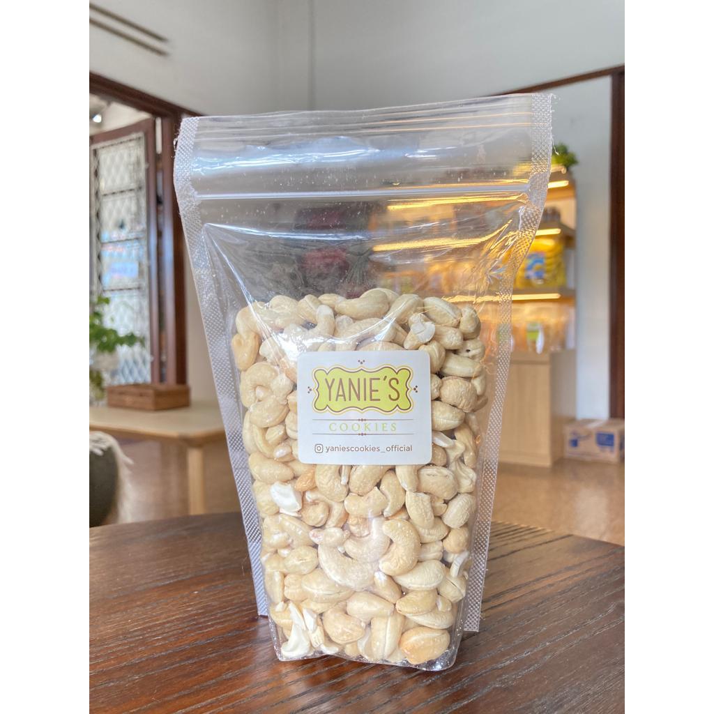 

kacang mede