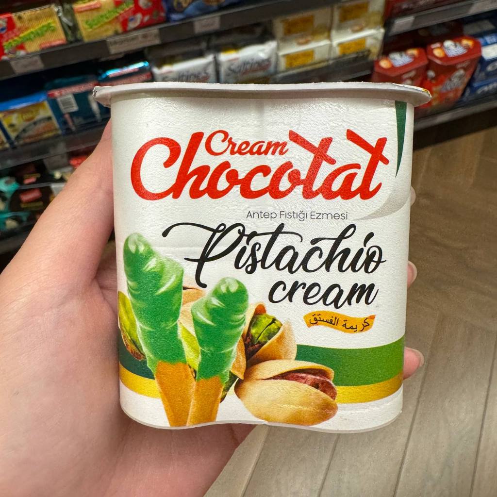 

Chocotat Biskuit Stik dengan Krim Pistachio / Hazelnut / Peanut Butter