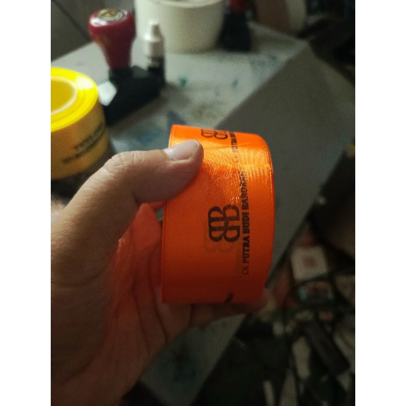 

StempelPitaSatin1,5inch(4cm.