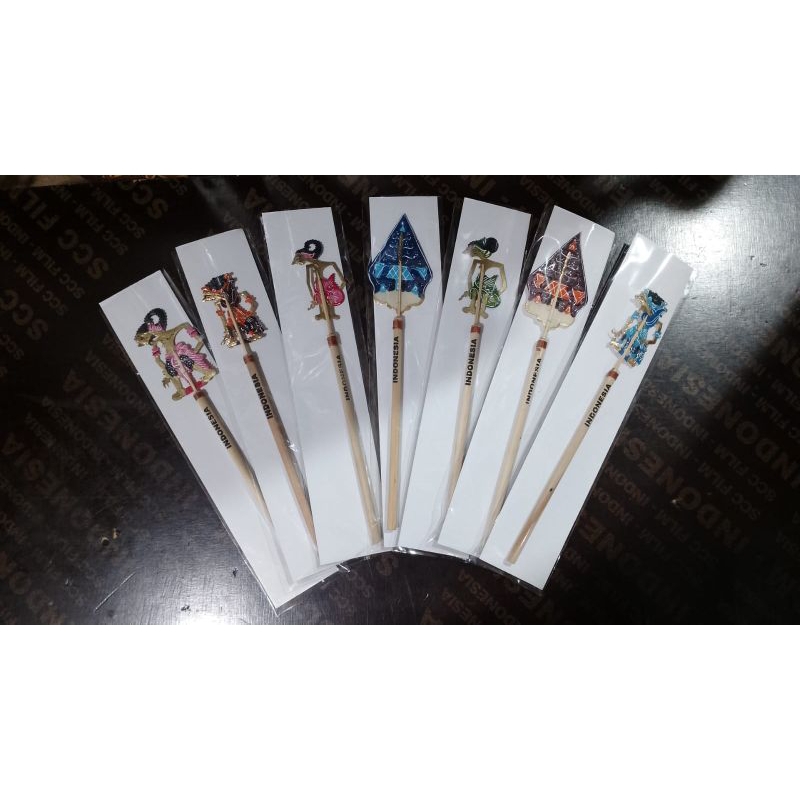 

Pensil wayang kulit oleh oleh khas jogja- pensil wayang kulit exslusive