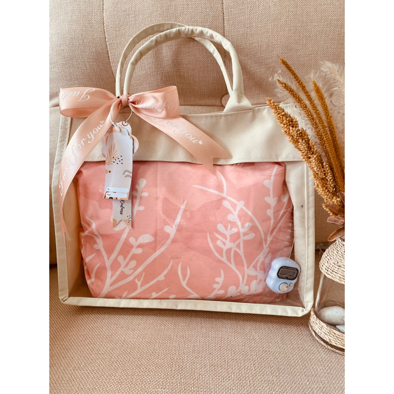 

Hampers Mukena Premium Renda | kado | hadiah | nikahan | ulang tahun | wisuda