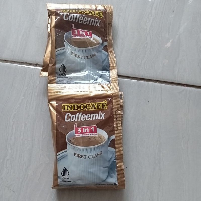 

Kopi Indocafe coffeemix 3in1 20gr (1 renceng 10 sachet)