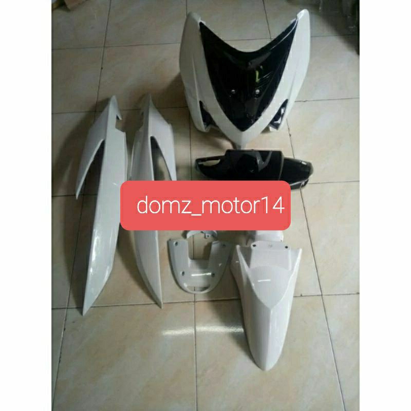 COVER BODY HALUS MOTOR HONDA VARIO CW 110 KARBU WARNA PUTIH