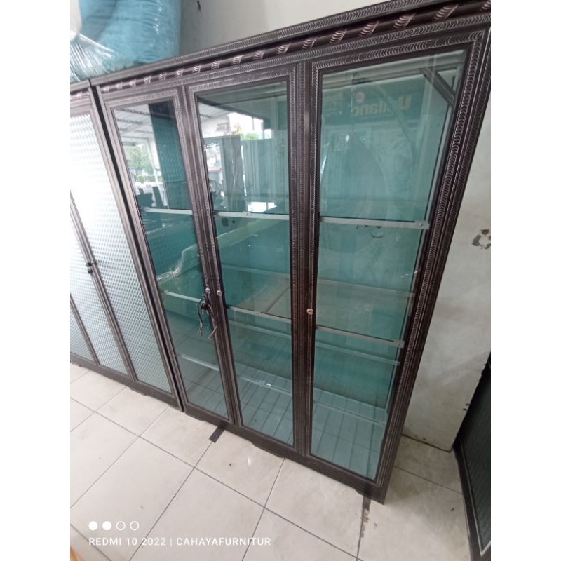 lemari boneka kaca 3 pntu 120x170