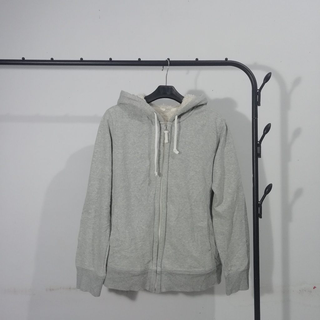 UNIQLO Abu dalam Sherpa Putih | Sweater Hoodie | Second Original