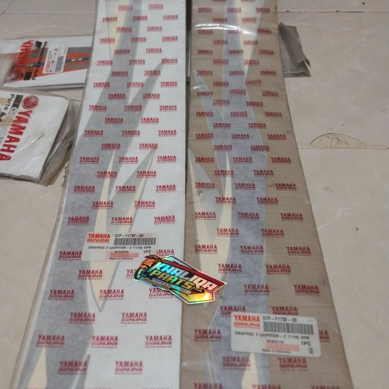Striping belakang jupiter z biru 2003 original kanan kiri 5TP-F173F-20 & 5TP-F173E-20