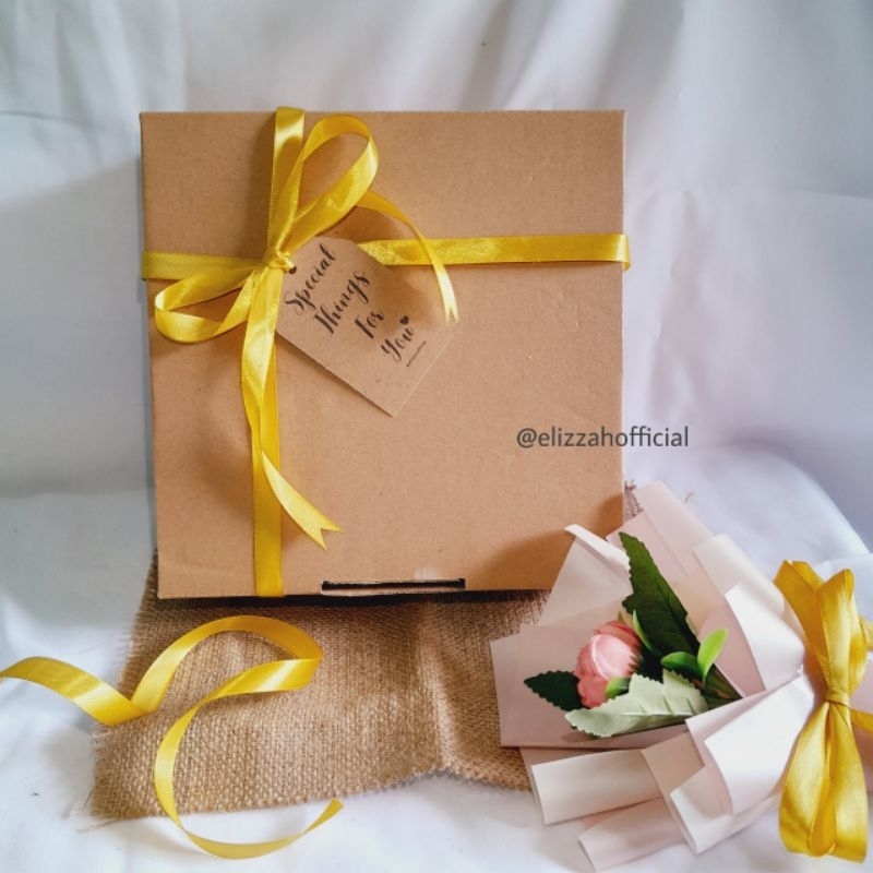 

Gift Box Kotak Hampers Pita 2