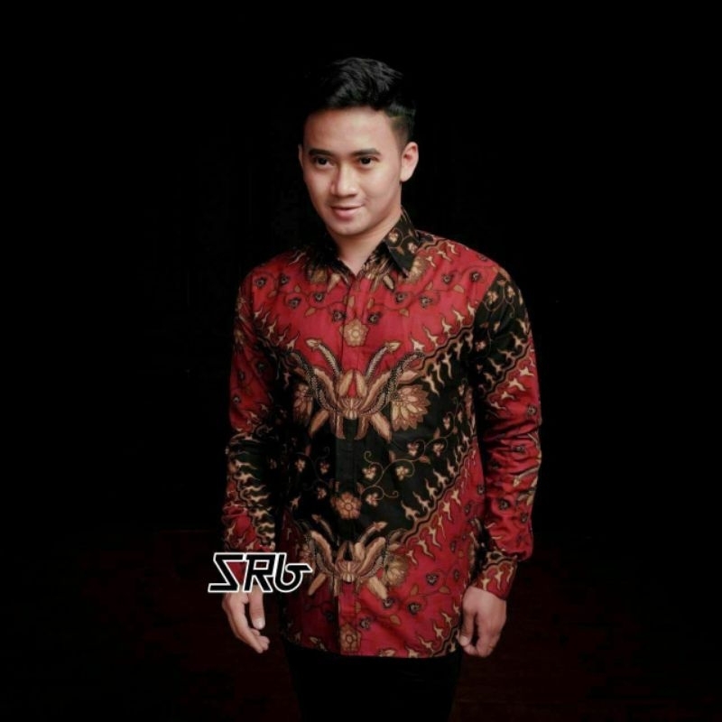 Kemeja batik pria motif keris