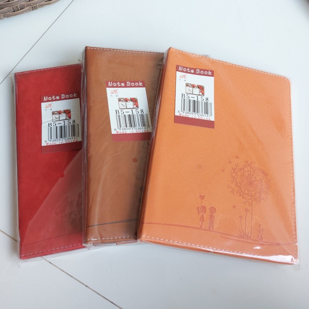 

Agenda Fancy B5-158 17x24cm 112 Lembar - 1 Buah Warna Random