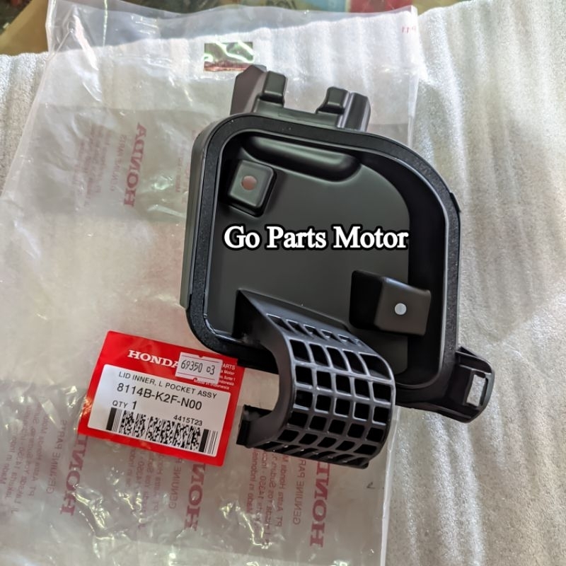 8114B-K2F-N00 Lid Inner Pocket Tutup Laci Bagasi Dalam Honda SCOOPY 2021