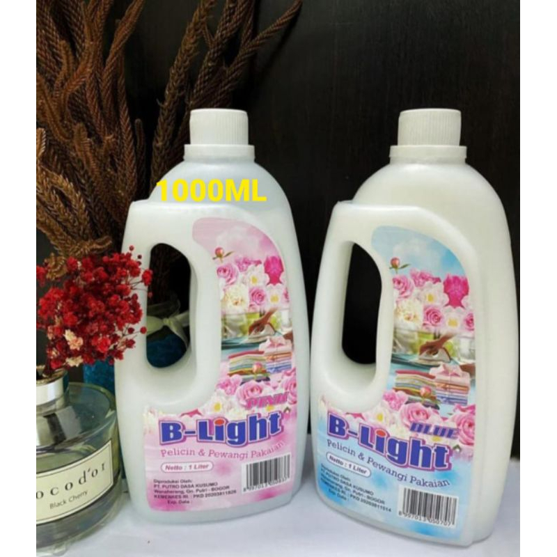 Queen Pelicin Dan Pewangi Pakaian B-light 1Liter