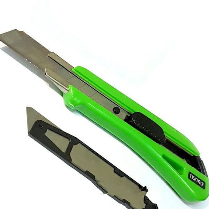 

ART Q84S Pisau Cutter Besar 18mm1 Tekiro Knife Cutter