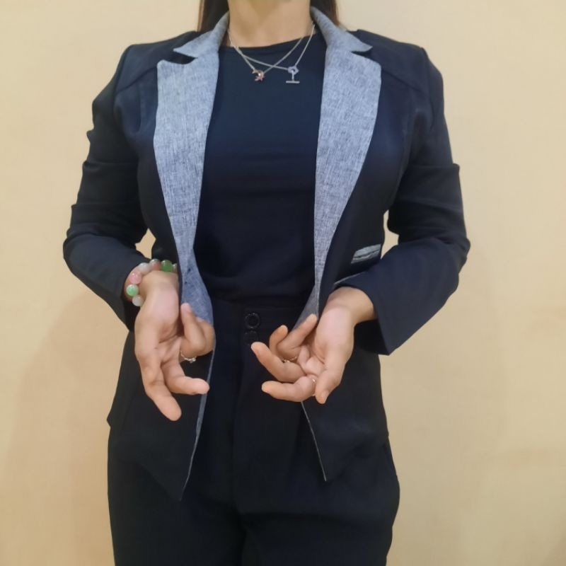 Preloved Blazer Hitam Wanita