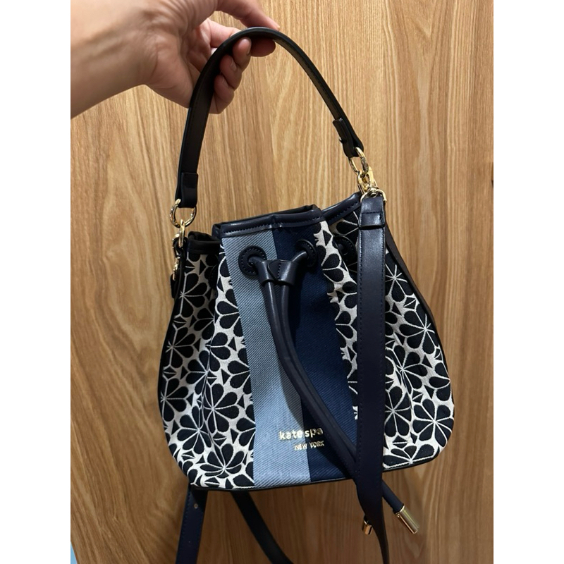 KS SERUT KATE SPADE FLOWER JACQUARD BLUE BUCKET NEW (RENERA ELGAMEL)