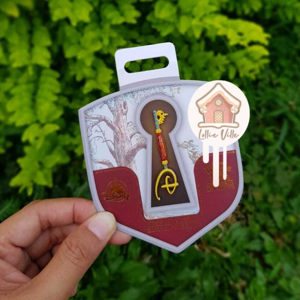 Winnie the Pooh & Honey Tree 55th Anniversary Key - Special Edition