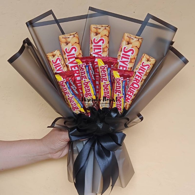 

Buket Coklat Campur (SILVERQUEEN 58 gr + BENG-BENG 32 gr ) /Buket Wisuda/Birthday/Hari Guru/Valentine