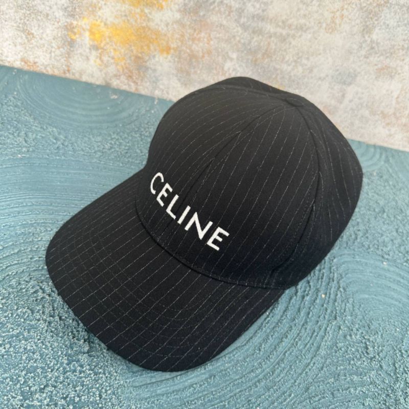 Topi Celine Letter Cap in Black Lining