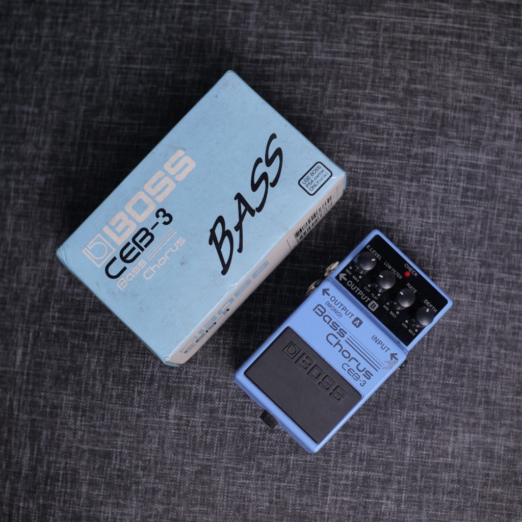 Pedal Efek Boss Bass Chorus CEB-3 Guitar Stompbox Second Like New