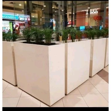 pot taman teraso kotak besar
