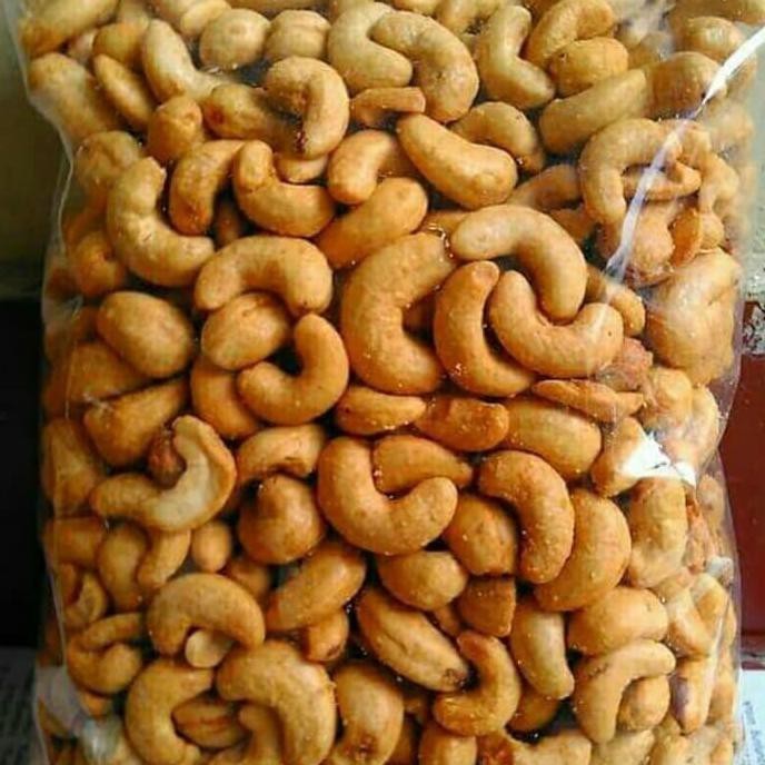 

KACANG MEDE MATENG ORIGINAL JUMBO 500 GRAM / LARGE COOKED CASHEW NUTS