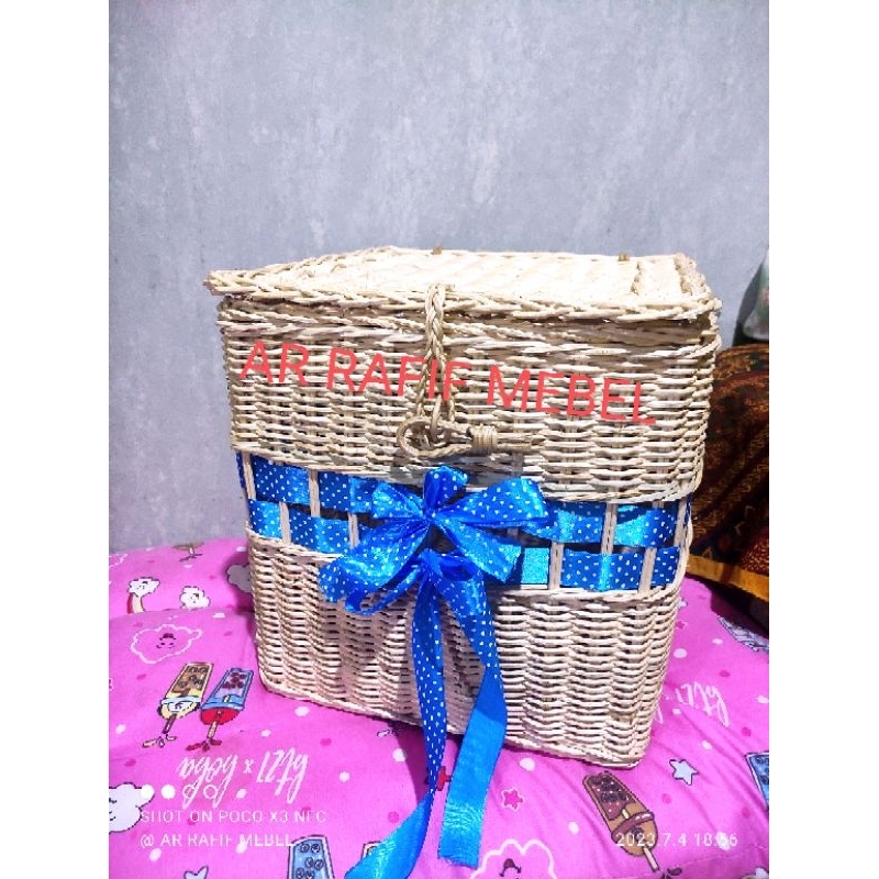 keranjang sepeda rotan / box sepeda rotan / keranjang rotan / hampers rotan