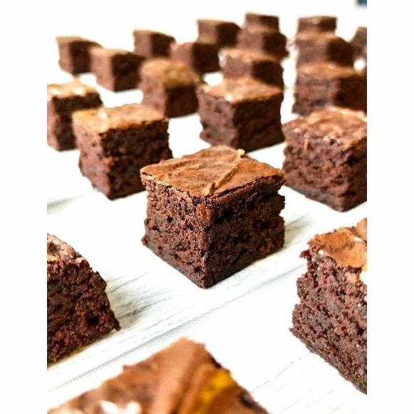 

Premium Fudgy Brownies 16cm Original