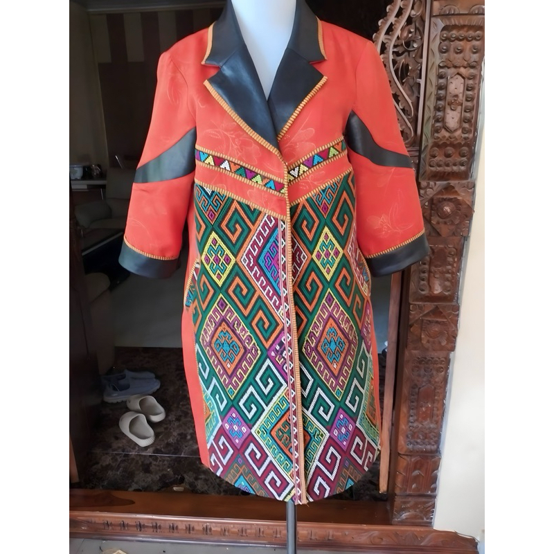 Blazer Tenun NTT: Elegansi Nusantara