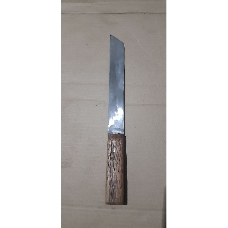 Pisau bentuk kater, sangat tajam, berbahan baja putih,