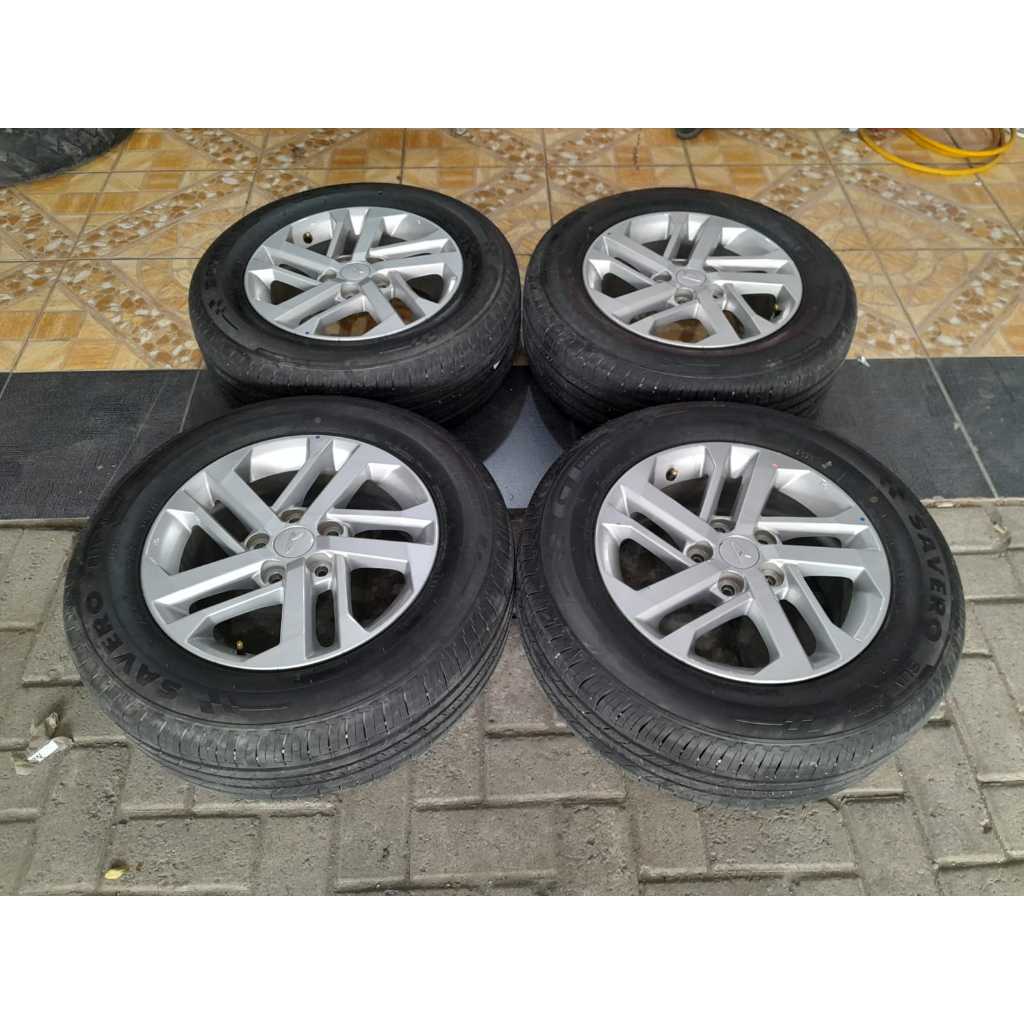 STD TERIOS R16X6.5 5X114 ET55 + BAN 215 65 R16