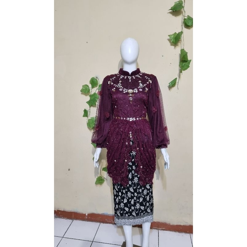 kebaya custom wisuda | kebaya lamaran | kebaya req model | jahit kebaya | kebaya req warna