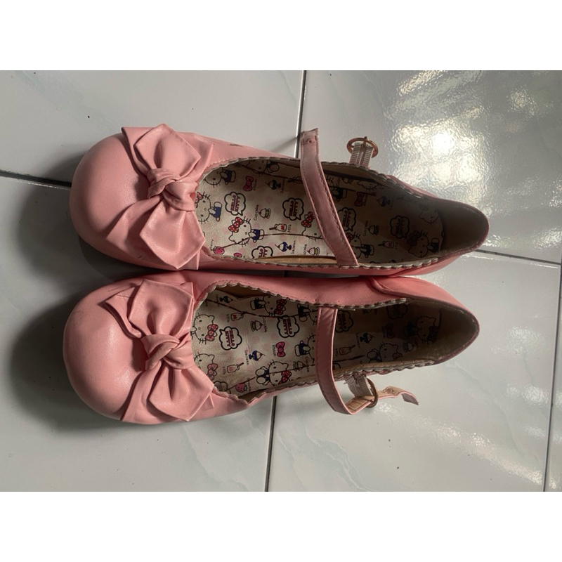 Mary jane shoes hello kitty sepatu hak tahu pink merah jambu pita ribbon kulit leather round toe vin