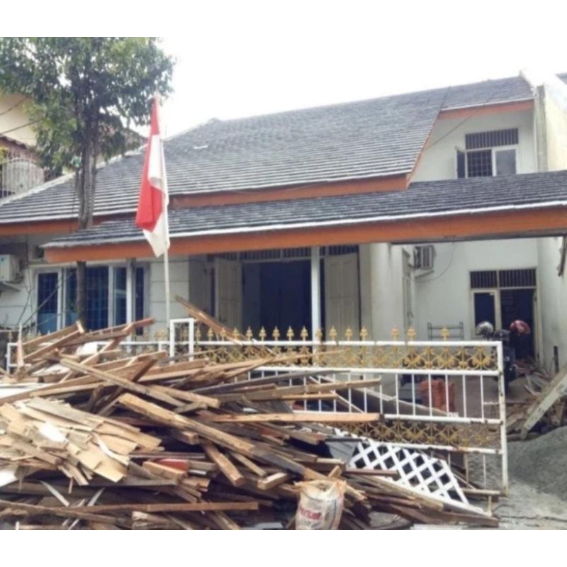bongkar atap lama ganti baja ringan atap genteng keramik kanmuri
