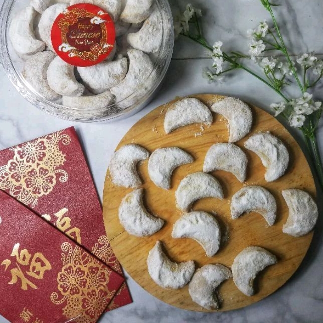 

kue putri Salju Kacang mede Premium kue lebaran kue salju premium