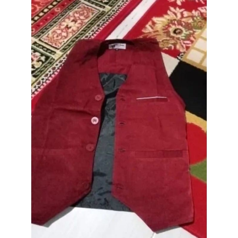 rompi merah maroon