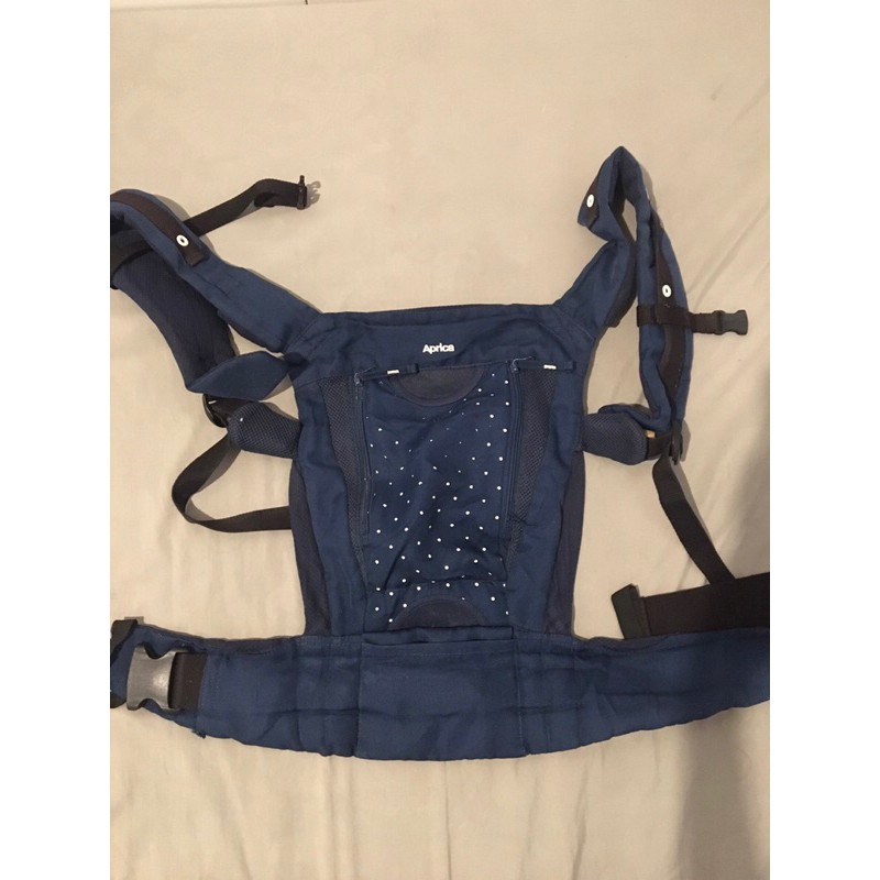 preloved Aprica colan gendongan ssc ffo m shape hadap depan