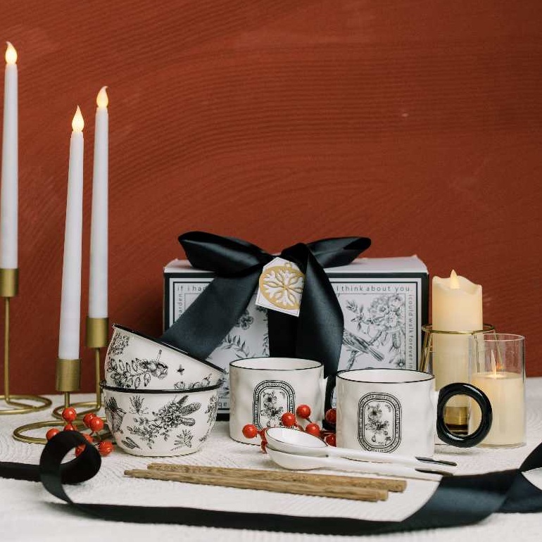 

TERLARIS IDUL FITRI MEDIUM HAMPERS CHRISTMAS HAMPERS GIFT NATAL SET PIRING GIFT BOX SET MANGKOK