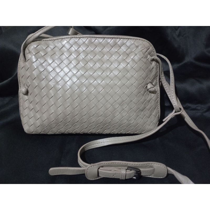 sling ala Bottega, PL, kulit asli, need spa bagian dalam tas.