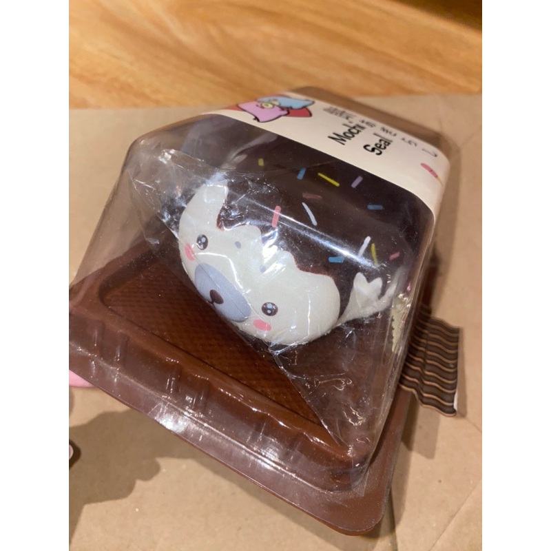 [FLASH SALE SQUISHY] CHOCOLATE ICE CREAM MOCHI SEAL BY PUNIMARU (LICENSED AND RARE)