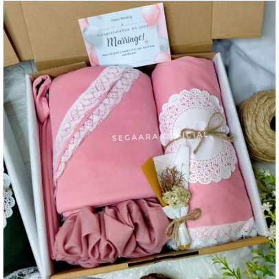 HAMPERS MUKENA/ KADO ULANG TAHUN/ KADO PERNIKAHAN/ HAMPERS IDUL FITRI/HAMPERS RAMADHAN/PARCEL MANIA 