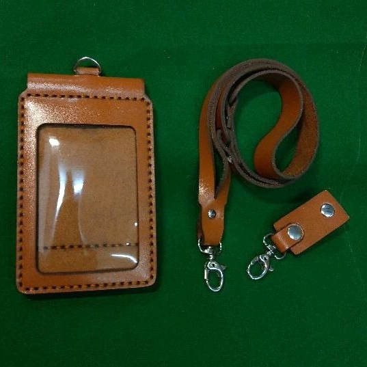 

ID Card Kulit / Name Tag Kulit FLIP MAGNET JAHIT TANGAN