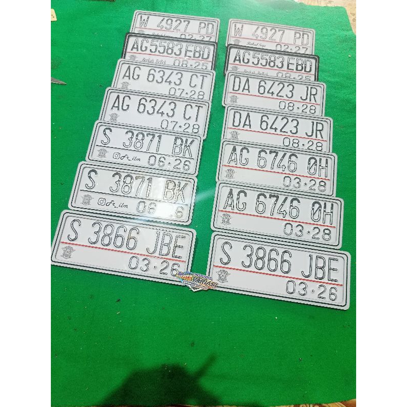 PLAT  NOMOR ACRILIK WARNA PUTIH PLAT MOTOR, PLAT CUSTOM, PLAT VARIASI.