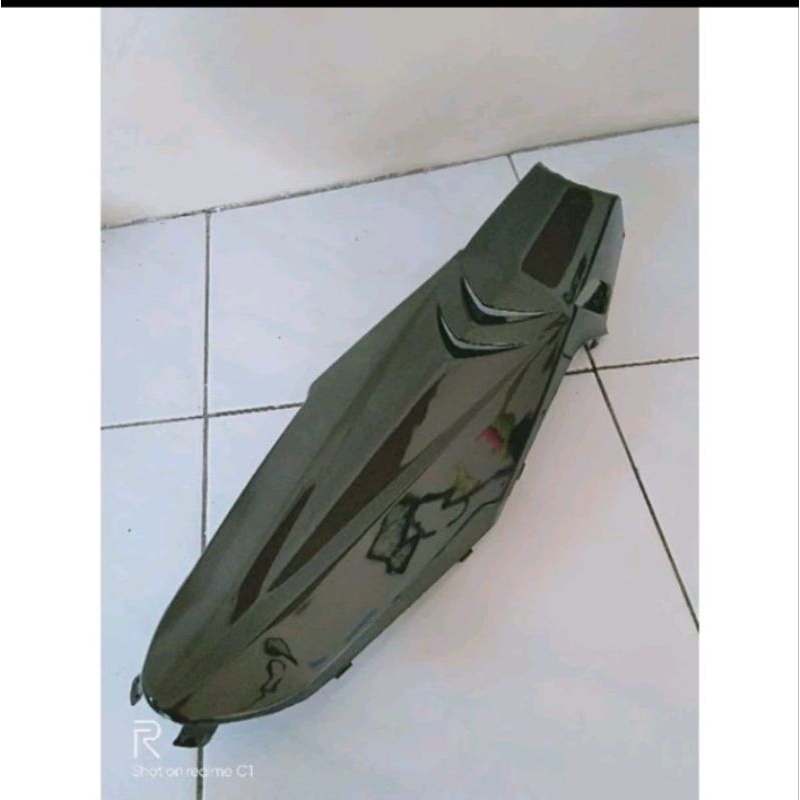 COVER BODY TENGAH LEKSIL SATRIA FU NEW FACELIFT LEKSIL FU NEW FL HITAM GLOSY