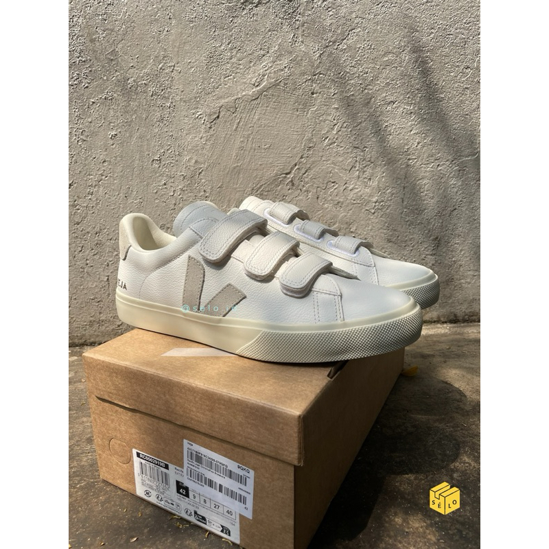 Veja Recife Chromefree, White/Natural Grey