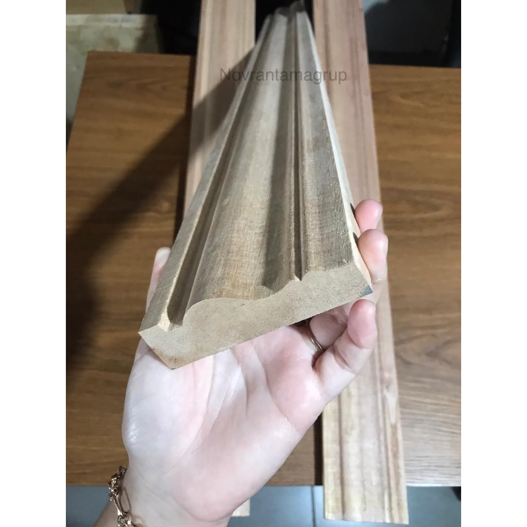 Lis Kayu Profil Wall Moulding Alchitrave Kayu Sungkai 9 x 2,5 cm Panjang 200cm, Lis Dinding Kayu Sun